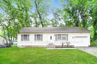 Building Photo - 50 Dahlia St