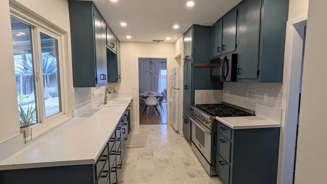 Foto del edificio - 1421 E 14th St