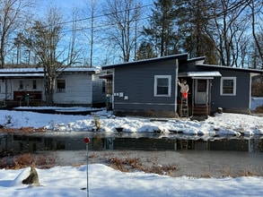 Building Photo - 3121 Oak Grove Dr