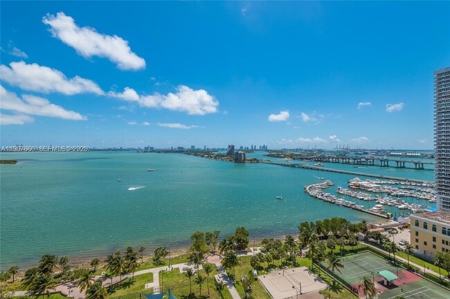 Building Photo - 488 NE 18th St