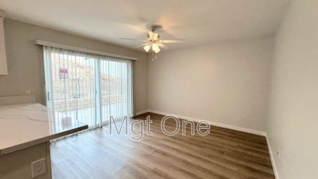 Foto del edificio - 1022 Blossom Hill Dr