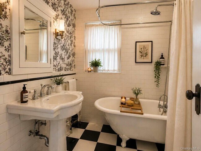 Foto del edificio - 28 Tooker Ave