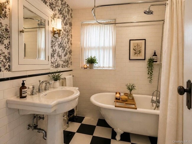 Building Photo - 28 Tooker Ave