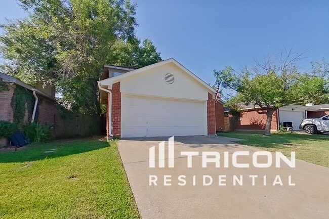 Building Photo - 404 Moss Hill Dr