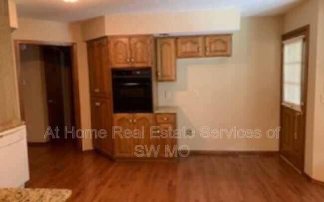 Foto del edificio - 2155 E Cragmont St