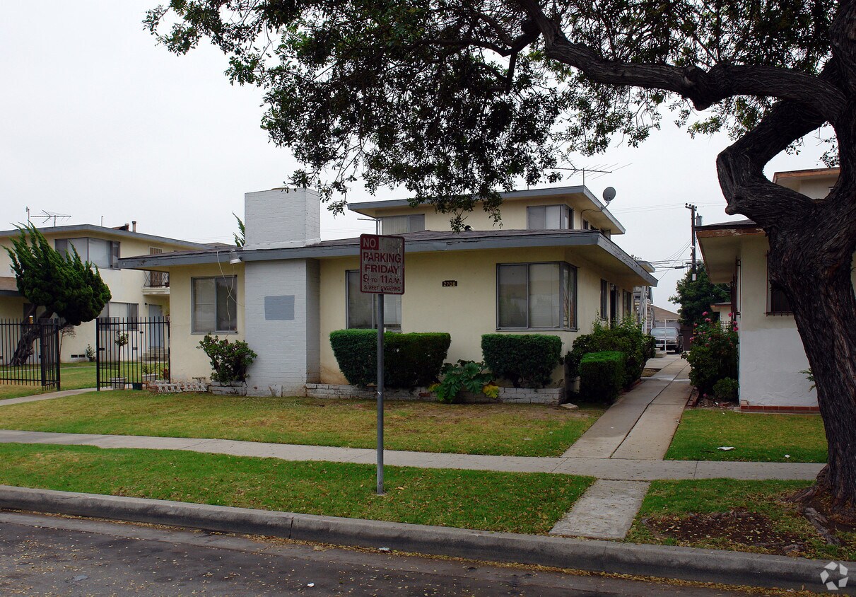 Building Photo - 2708 W El Segundo Blvd