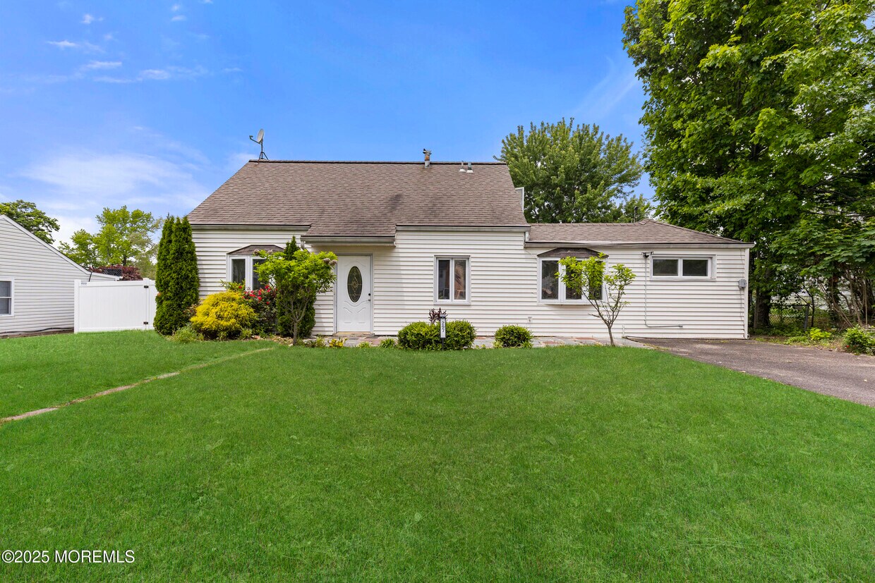 Foto principal - 297 Highland Ave