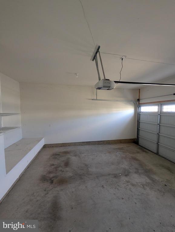 Building Photo - 232 Mingo Way