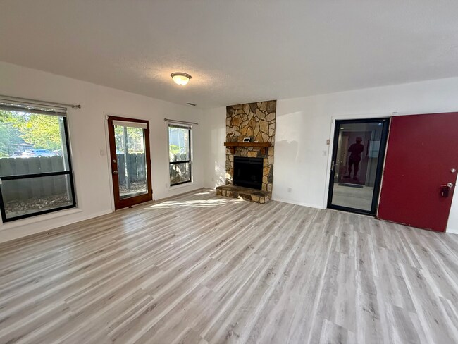Foto del edificio - Briarcliffe Condo for Rent