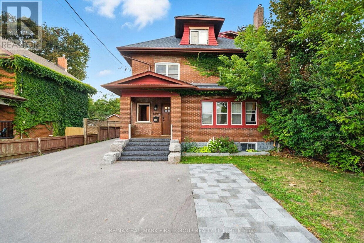 Photo principale - 622 Simcoe St N