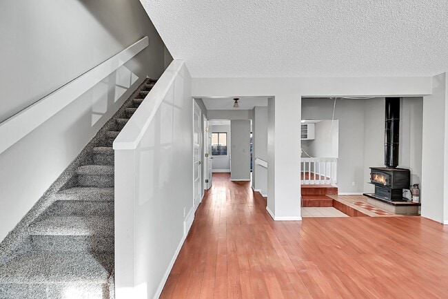 Building Photo - $1,650  2-Bed, 2 Bath Townhouse with Charm...