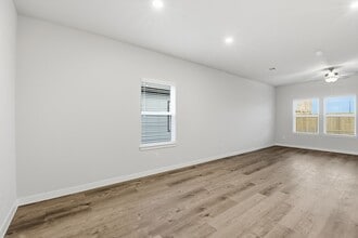 Building Photo - 4011 Ancient Honor Dr