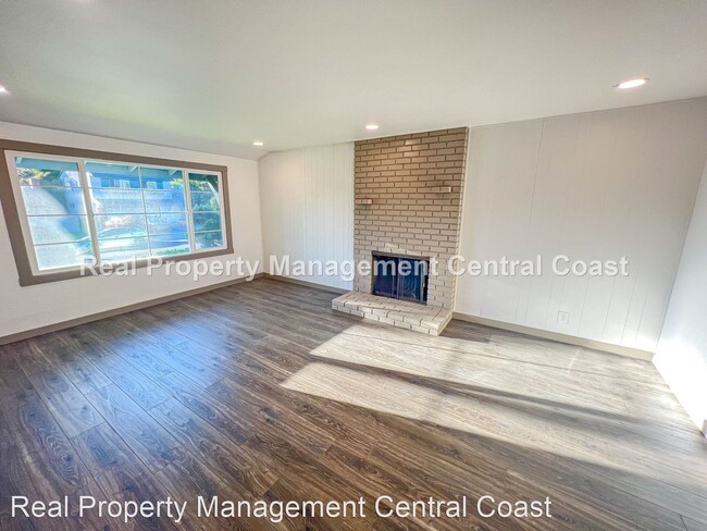 Building Photo - 6 br, 2 bath House - 523 Cuesta Drive