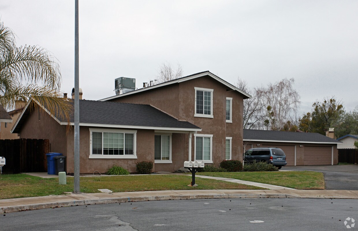 Primary Photo - 3560 Roanoke Ct