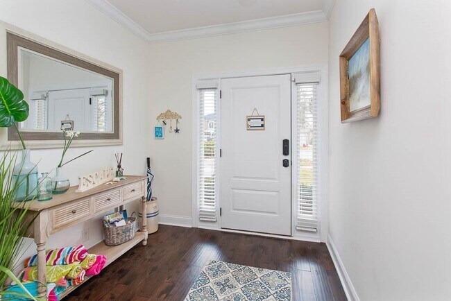 Building Photo - 1702 Mariners Cir
