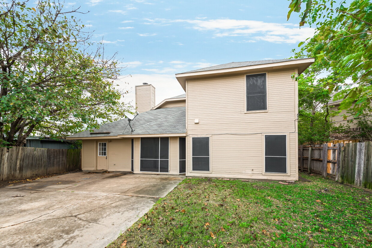 Foto principal - COMING SOON - Cedar Hill: Large 5 Bedroom,...