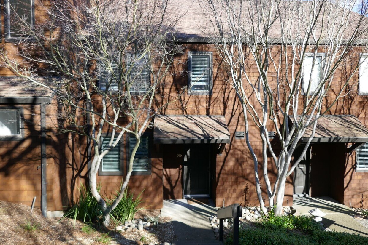 Primary Photo - UPDATED TWO BED / TWO AND HALF BATH HEADLA...