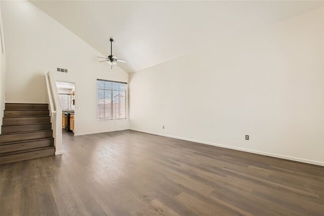Building Photo - Stunning 4 Bedroom Home with SOLAR in SUMM...
