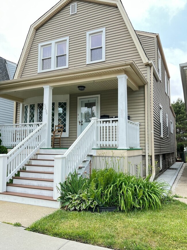 Foto del edificio - 5236 N Laramie Ave