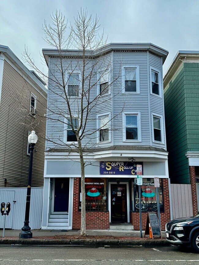 Building Photo - 724 Cambridge St