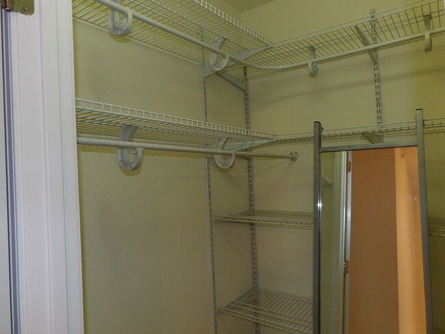 Foto del edificio - 1492 E 12th St