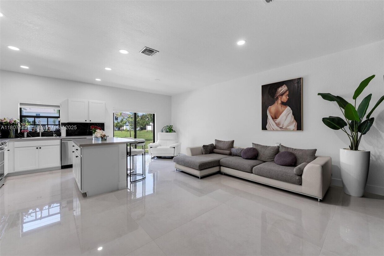 Foto principal - 617 SW 11th St