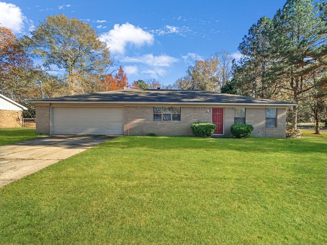 Primary Photo - 2123 18th Avenue E Tuscaloosa, AL 35404