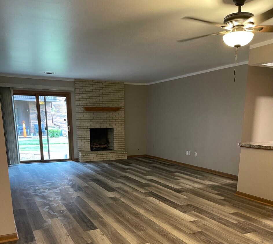 2013 45th St Unit 104, Highland, IN 46322 Condo for Rent in Highland