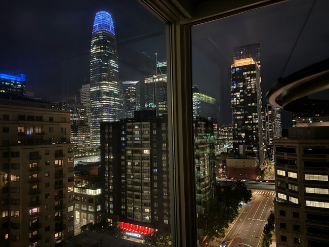 Night city view - 631 Folsom St