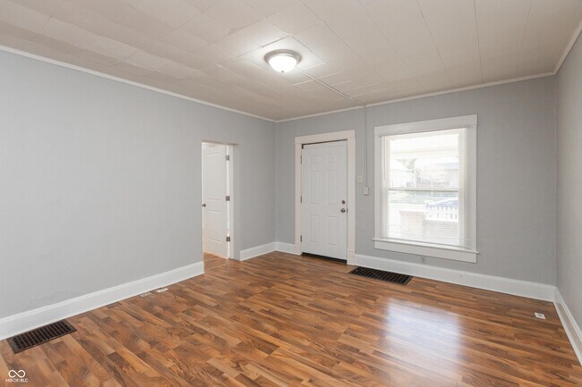 Foto del edificio - 330 N Holmes Ave
