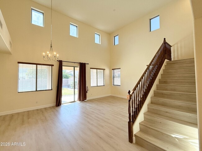 Building Photo - 3663 E Sparrow Pl