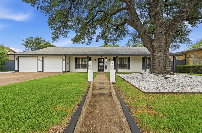 Foto del edificio - 4805 Greystone Dr