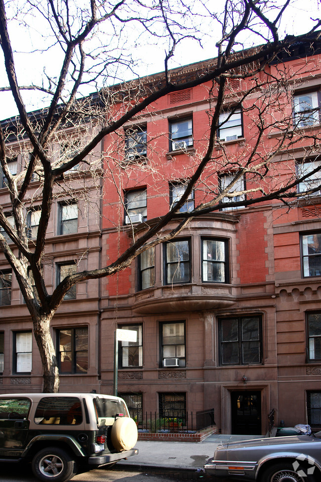 Building Photo - 117 W 69th St