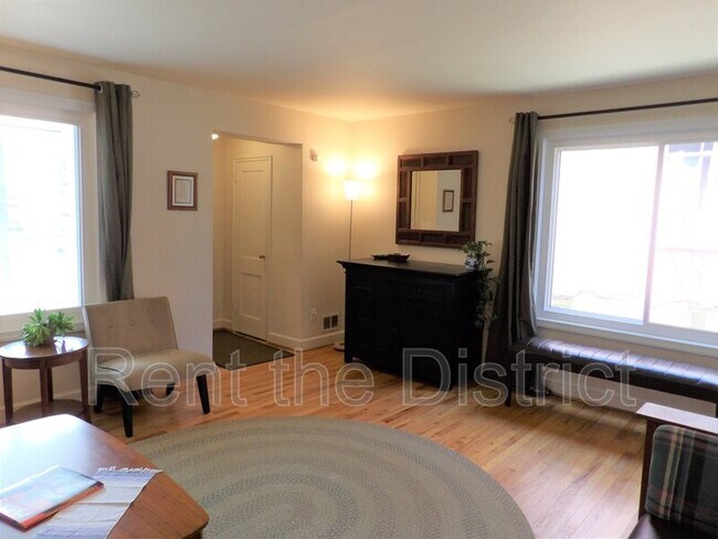 Foto del edificio - 4803 8th St NE