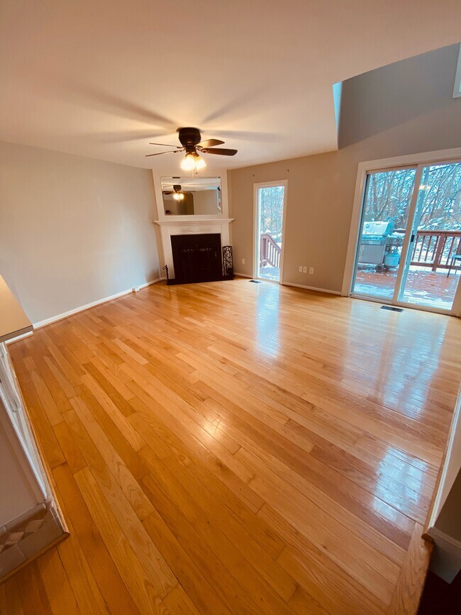 Foto del edificio - 6215 Cool Valley Ct