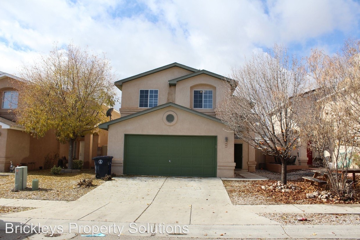 Primary Photo - 4 br, 2.5 bath House - 543 Sky Tower St. SW