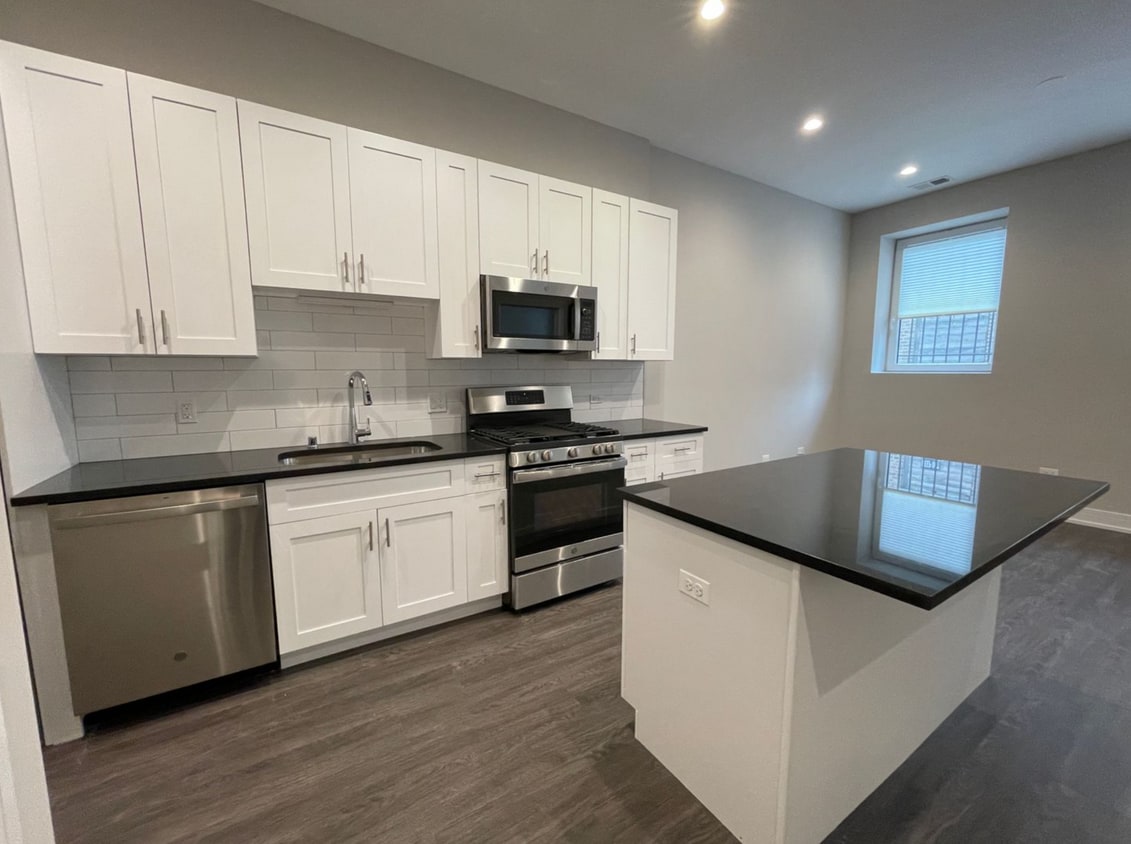 Foto principal - 1730 W Greenleaf Ave