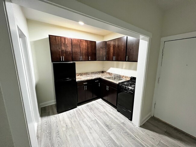 Foto del edificio - 839 W Sheridan Rd