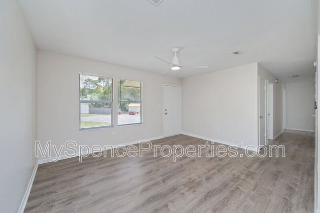 Building Photo - 126 Camellia Pl