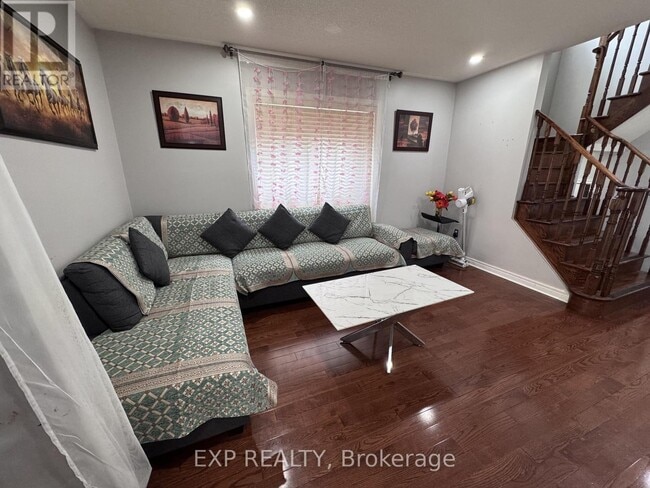 Building Photo - 43 Thornbush Blvd