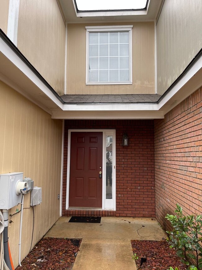 Building Photo - Dunwoody Townhomes -