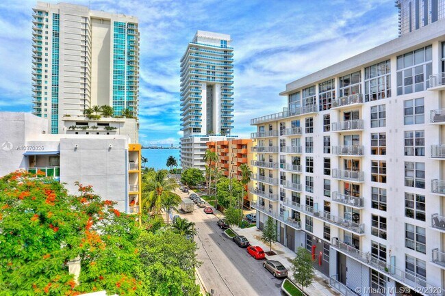 Foto del edificio - 455 NE 25th St
