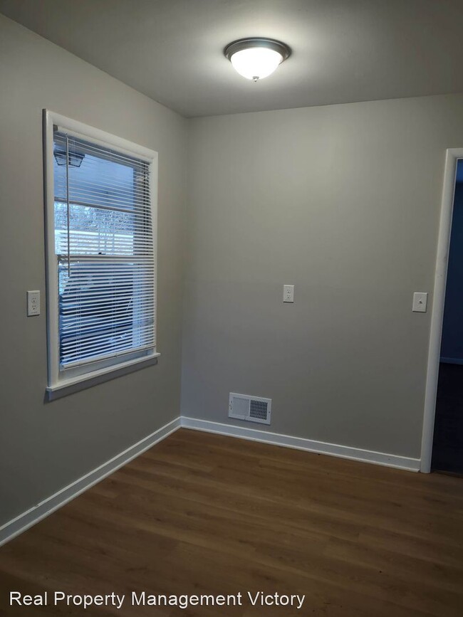 Building Photo - 3 br, 1 bath House - 2616 Wood Drive NE