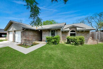 Building Photo - 10327 Sageburrow Dr