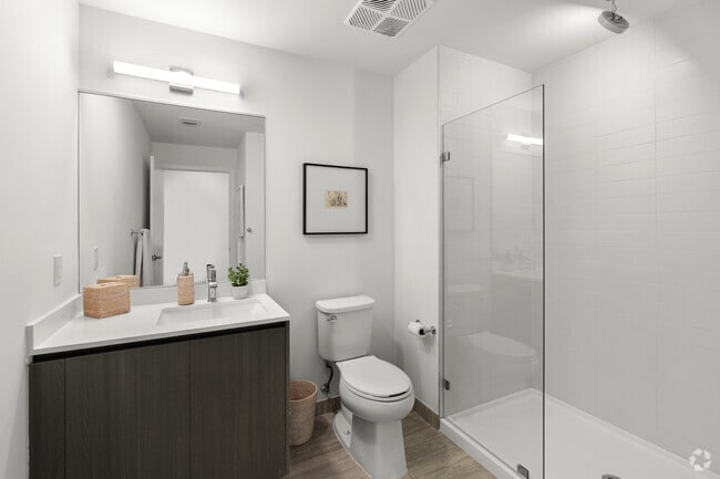 Studio - 464SF - Bathroom - 2000 Biscayne