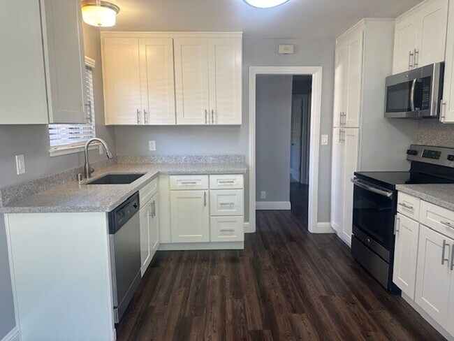 Building Photo - 55-2001