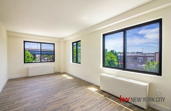 Building Photo - 2527 23rd St