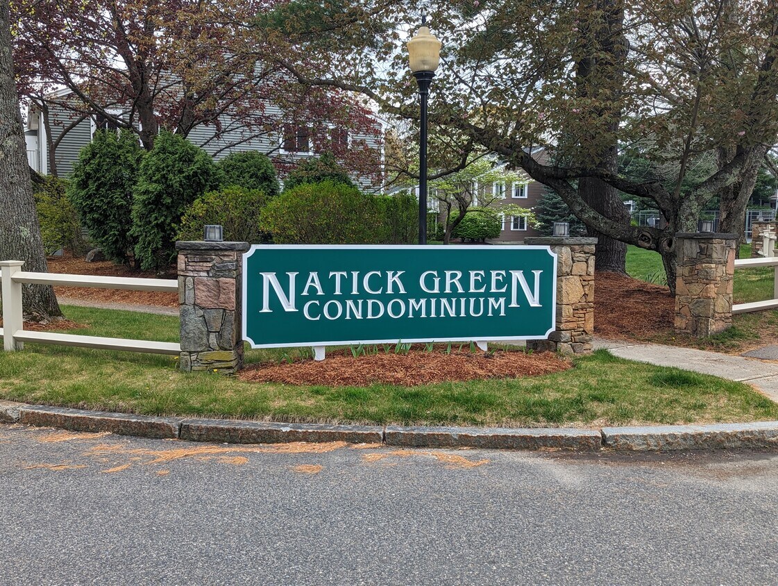 2 Post Oak Ln Unit 12, Natick, MA 01760 Condo for Rent in Natick, MA