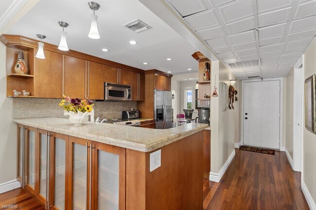 Foto del edificio - 2 br, 2 bath Condo - 21 Royal Palm Way Uni...