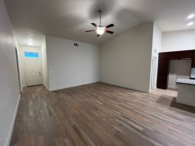 Building Photo - NEW CORNER LOT HOME Move In Ready!!!!